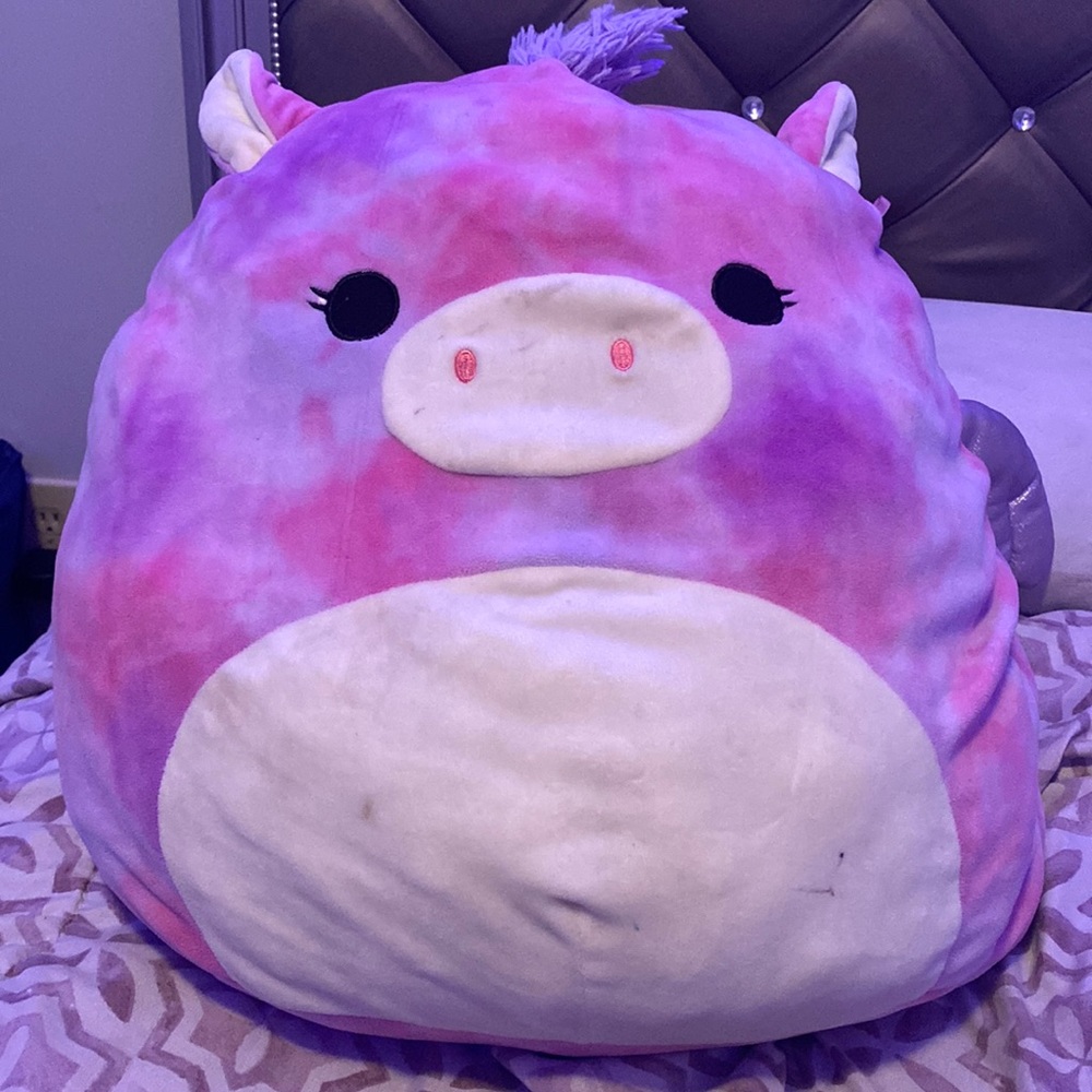 Lola the unicorn Squishmallow